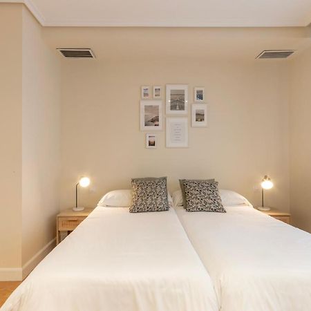 Akomodat En Apartamento En El Centro De Bilbao Con Parking Exterior photo
