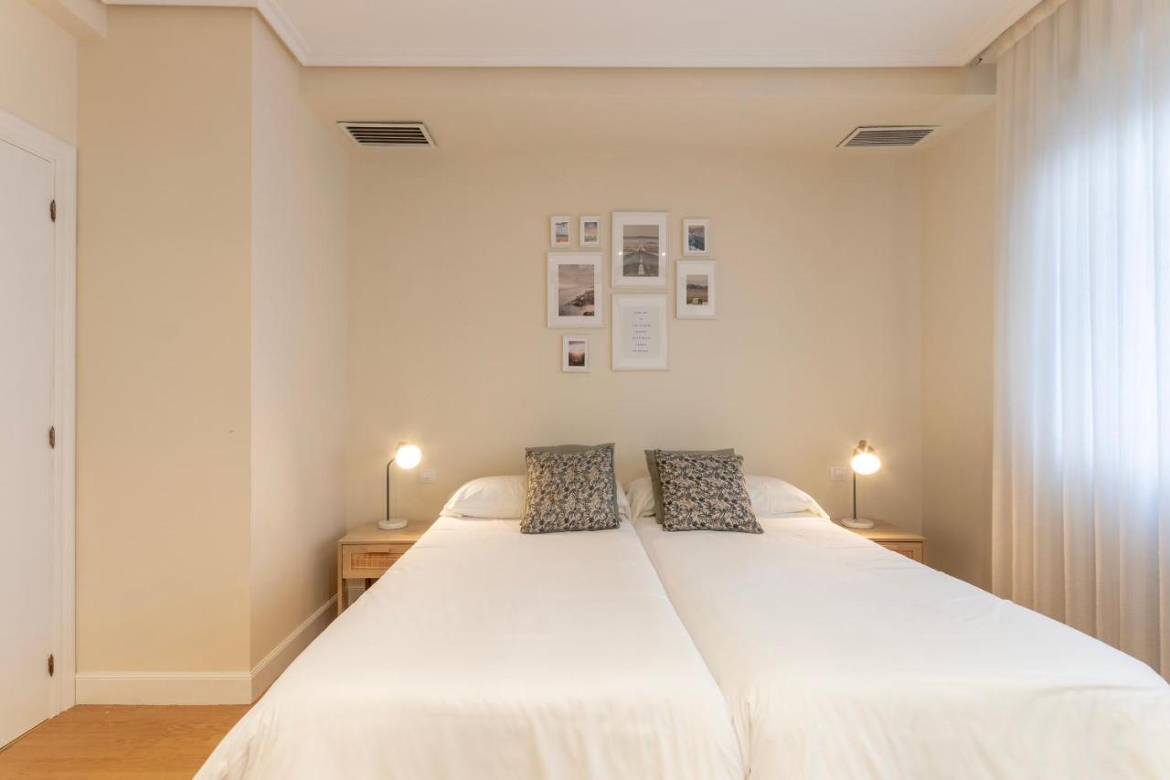 Akomodat En Apartamento En El Centro De Bilbao Con Parking Exterior photo